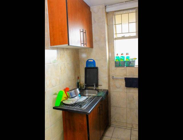 2 BEDROOM APARTMENT FOR SALE IN SUNNYSIDE